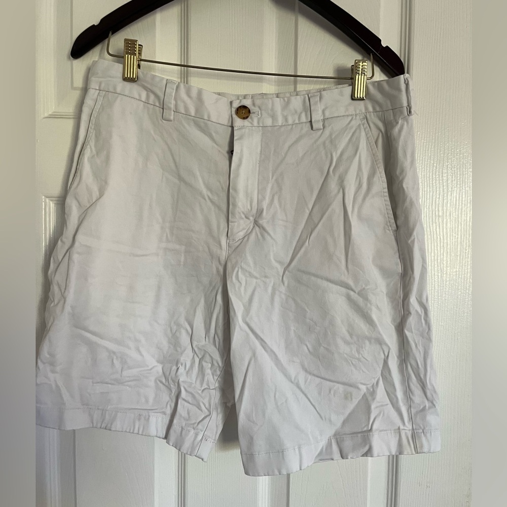 Vineyard Vines Men's Light Gray Flat Front Shorts